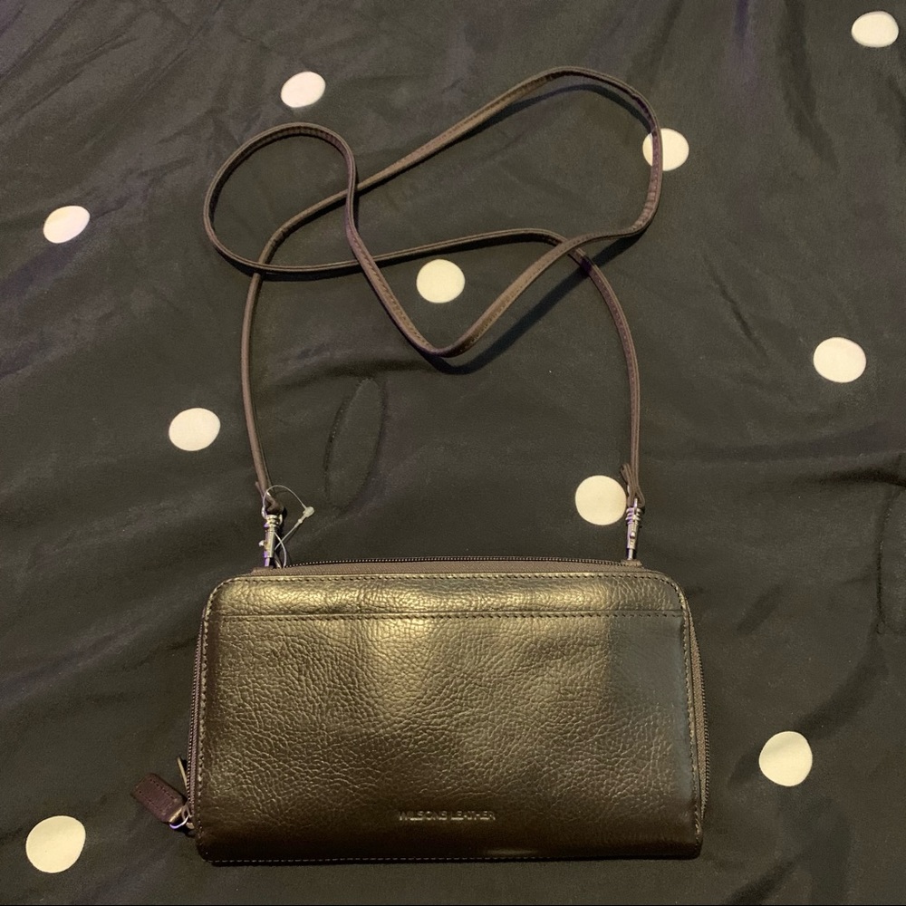 Wilsons Leather travelers wallet